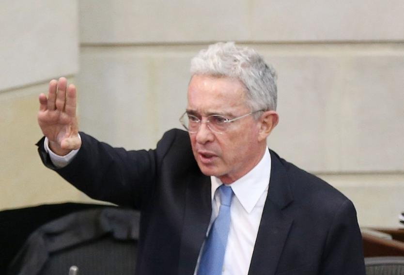 senador-Uribe
