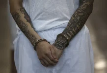 El Salvador inicia juicio masivo contra 58 presuntos miembros de la MS13 bajo audiencia única abierta