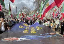 Partidarios de Reza Pahlavi celebran en Londres los ataques contra Irán y los califican de “intervención humanitaria”