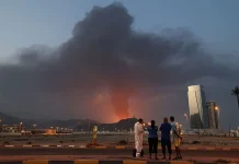 Irán intensifica ataques en el Golfo: Bahréin reporta misiles contra edificios y Qatar confirma que sus marinos resultaron ilesos