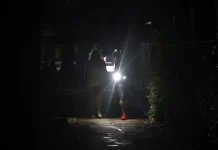 Cuba logra interconexión del Sistema Eléctrico Nacional tras apagón, pero gran parte del país sigue sin energía