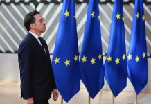 España se desmarca de la UE y condena tanto represión iraní como ataques de EE.UU. e Israel