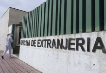 El Congreso español debate creación de ponencia sobre regularización de inmigrantes tras propuesta del PP