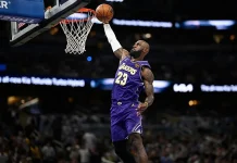 LeBron James hace historia como el jugador con más partidos de temporada regular en la NBA