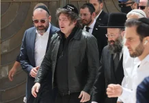 Milei inicia nueva visita oficial a Israel con gesto simbólico en el Muro de las Lamentaciones