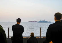 Escalada en el estrecho de Ormuz: tres buques atacados en plena tensión entre EE.UU. e Irán