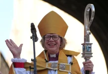 Histórico encuentro en el Vaticano: el papa León XIV y la arzobispa de Canterbury buscan acercar a católicos y anglicanos