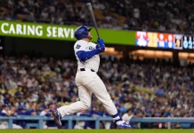 Max Muncy firma noche histórica con tres jonrones y deja en el terreno a los Rangers