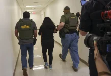 Detenciones de inmigrantes en EE.UU. se disparan más de un 1.000 % durante el segundo mandato de Donald Trump