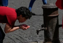 Ola de calor récord en Europa occidental provoca alertas sanitarias y varias muertes por ahogamiento