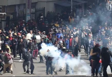 Bolivia reconoce un muerto en enfrentamientos durante operación para despejar bloqueos en el occidente del país