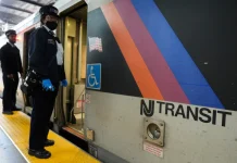 Incendio en tren cerca de Penn Station en Nueva York deja cinco heridos y provoca caos en el servicio ferroviario