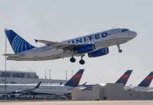 Avión de United Airlines regresa a Newark por falsa alarma de bomba provocada por un dispositivo Bluetooth