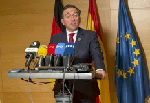 Albares pide “respeto” para Zapatero tras su imputación en el caso Plus Ultra
