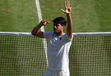 Carlos Alcaraz se retira de Queen’s y Wimbledon por lesión en la muñeca derecha