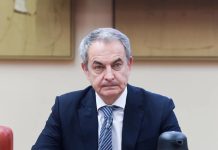 El juez sitúa a Zapatero en la cúspide de una presunta trama de influencias por el rescate de Plus Ultra