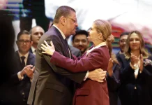 Laura Fernández asume la presidencia de Costa Rica con una agenda de mano dura contra el crimen organizado