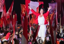 Keiko Fujimori cierra campaña en Lima con promesa de “reconciliación nacional” antes del balotaje en Perú