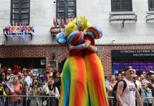 Nueva York y San Francisco celebran el Orgullo entre tensiones políticas y debates sobre derechos LGBTQ+ en Estados Unidos