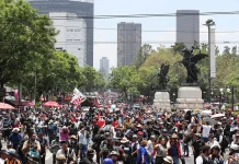 Maestros mexicanos inician huelga nacional y marchan hacia el Zócalo en plena cuenta regresiva para el Mundial 2026