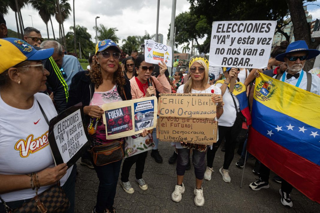 Sindicalistas piden la salida de Delcy Rodríguez y critican su respuesta a los terremotos