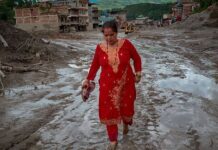 Qué causó la avalancha y otras 3 preguntas sobre la catástrofe que dejó cientos de muertos y desaparecidos en Nepal y Tíbet