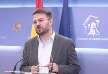 Diputado de Sumar acusa al PSOE de síndrome de Estocolmo con Mohamed VI y cree que Sánchez llega tarde a la crisis