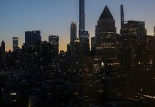 Nueva York avanza con la Ley de Cielos Oscuros: cuándo estaría vigente y qué cambios deberán hacer casas y edificios si se aprueba