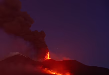 El aeropuerto de Catania sigue cerrado por la erupción del Etna y ya supera los 700 vuelos afectados
