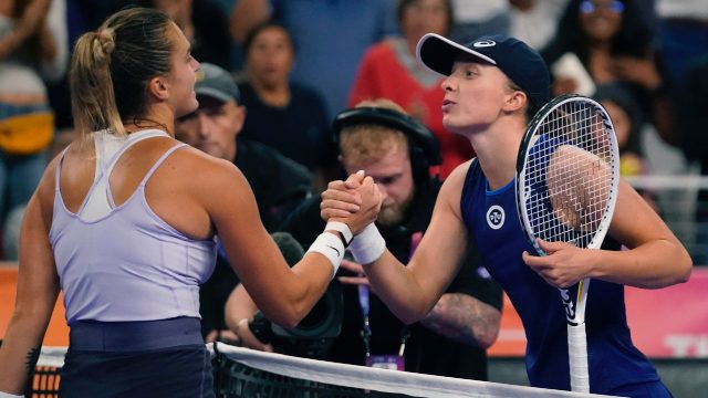 Sabalenka-beats-Swiatek-640x360