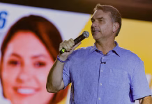 Flávio Bolsonaro denuncia una supuesta maniobra que bloqueó su candidatura presidencial en Brasil