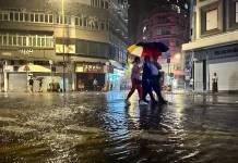 China activa alertas rojas por lluvias extremas ante riesgo de inundaciones y deslizamientos