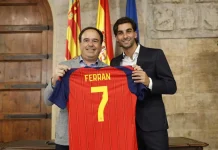 Barcelona y PSG alcanzan principio de acuerdo por Ferran Torres por cerca de 50 millones de euros