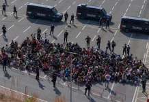 Miles de migrantes siguen varados en Ceuta semanas después de la llegada masiva desde Marruecos