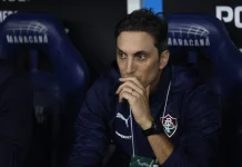 Fluminense destituye a Luis Zubeldía tras empate que complica su futuro en la Libertadores