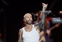 Adam Levine de Maroon 5 dedicó canción y emotivas palabras a los damnificados por el terremoto en Colombia: “Quiero darles un poco de amor”