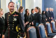 Así es Haakon VIII, el nuevo rey de Noruega: odiaba ser príncipe, soñaba con convertirse en surfista y se jugó el trono por amor