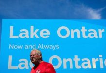 Ford dice que el mundo siempre lo “llamará Lago Ontario” después del cambio de nombre de Trump