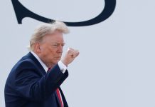 Donald Trump defendió la construcción de centros de datos en Estados Unidos y dijo que quienes se oponen favorecen a China