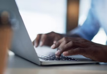 Empleados canadienses denuncian aumento de la vigilancia digital en sus lugares de trabajo