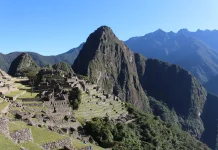 Incendio forestal obliga a suspender trenes hacia Machu Picchu y afecta a cientos de turistas