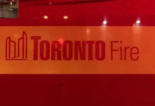 Incendio en un apartamento del octavo piso en Toronto deja a un hombre en situación de peligro de muerte