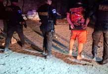 Guatemala: Agentes de la PNC capturan a dos hombres por trasladar a seis migrantes en El Progreso