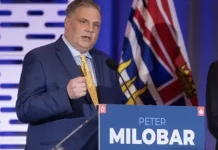 CP NewsAlert: Ocho ex conservadores se unen a CentreBC
