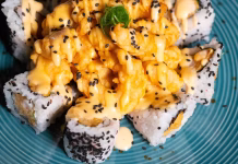 Receta de mayonesa de sriracha, la salsa cremosa y picante que tendrás lista en 5 minutos