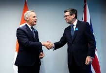 Canadá y Reino Unido consideran fusionar iniciativas financieras para rearmarse contra Rusia