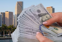 El salario mínimo en Florida llega a USD 15 el 30 de septiembre: ¿cuánto más cobrarás por semana?