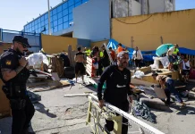 La fuerte vigilancia mantiene en calma la frontera de Ceuta mientras se desaloja parte del polígono del Tarajal