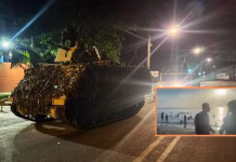 Soldados del Ejército fueron aplaudidos por turistas en la playa El Rodadero de Santa Marta, en medio del paro armado
