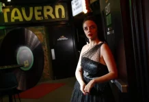 Meta prohíbe a otra artista de Toronto en Instagram y Facebook, diciendo que una foto antigua de bailarinas en bikini promueve el daño